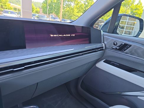 Used 2026 Cadillac Escalade IQ Sport 1 AWD/4WD image 26