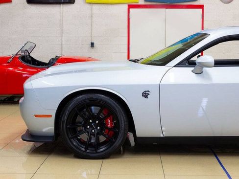 Used 2023 Dodge Challenger SRT Hellcat RWD image 4