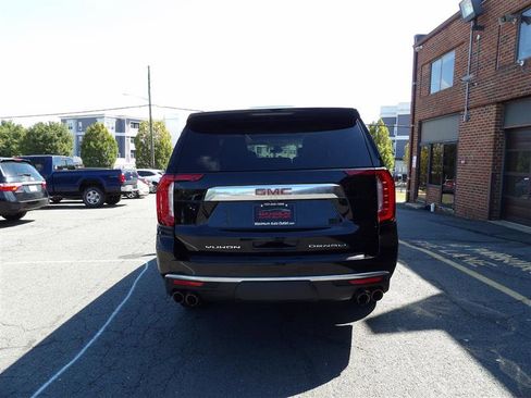 Used 2021 GMC Yukon XL Denali w/ Denali Premium Package image 7