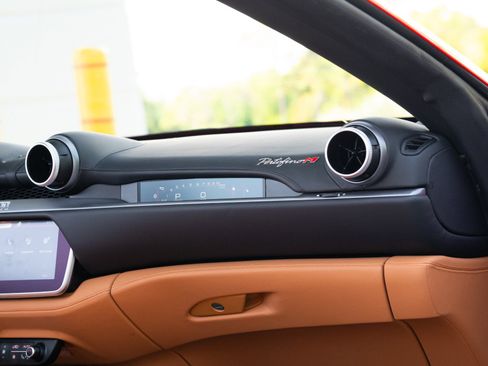 Used 2023 Ferrari Portofino M RWD image 66