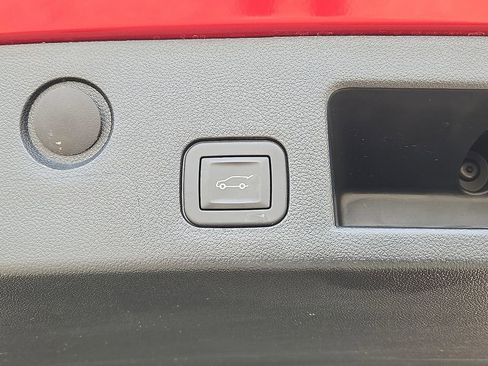 Used 2025 Chevrolet Equinox ACTIV w/ Convenience Package III image 15