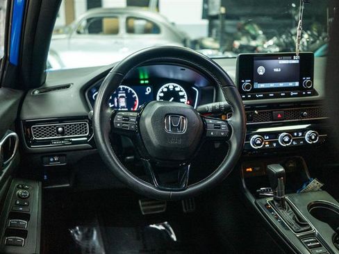 Used 2025 Honda Civic Sport image 14