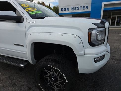 Used 2018 GMC Sierra 1500 SLE image 25