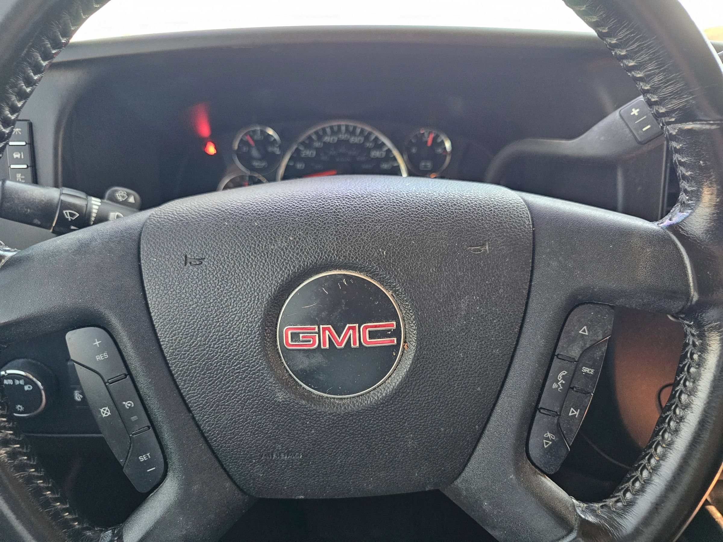 Used 2023 GMC Savana 2500 Extended w/ Driver Convenience Package RWD image 9