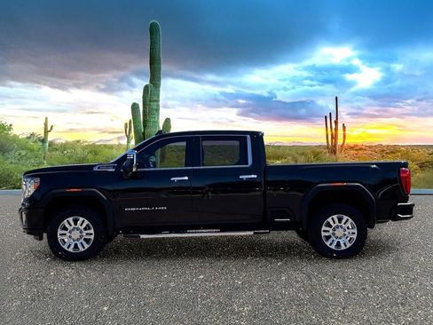 Used 2020 GMC Sierra 2500 Denali AWD/4WD image 3