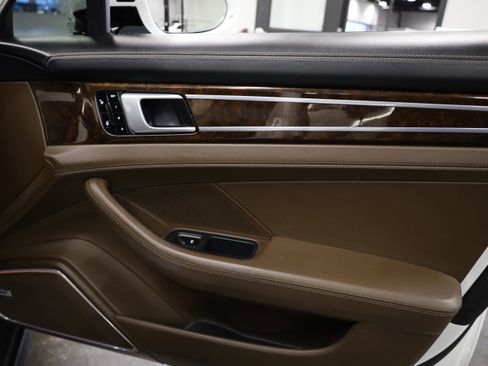 Used 2018 Porsche Panamera 4S image 45