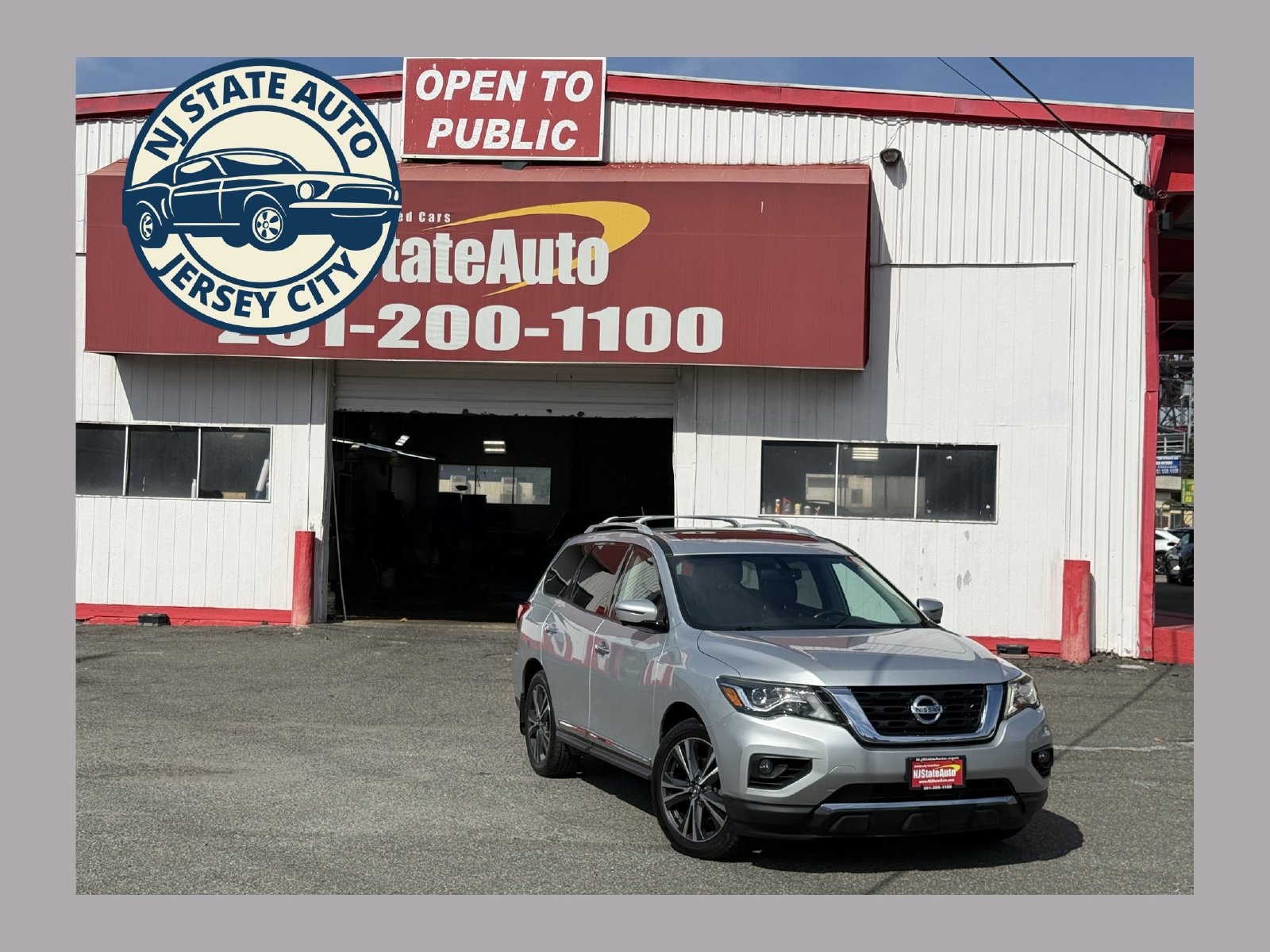 Used 2017 Nissan Pathfinder Platinum w/ Cargo Package AWD/4WD image 1