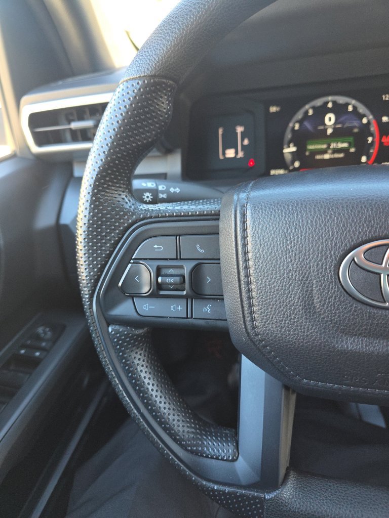 Used 2025 Toyota Tacoma SR AWD/4WD image 21
