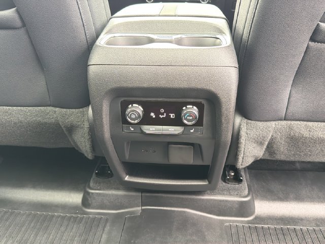 Certified 2024 Chevrolet Traverse RS FWD image 26