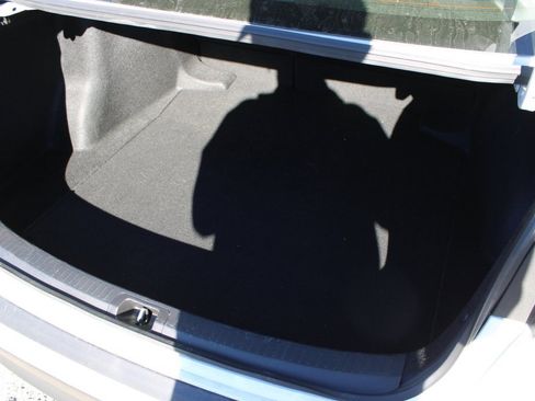 Used 2025 Toyota Corolla Hybrid Sedan image 30