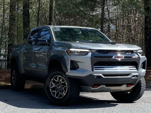 Used 2024 Chevrolet Colorado ZR2 w/ ZR2 Convenience Package III image 12