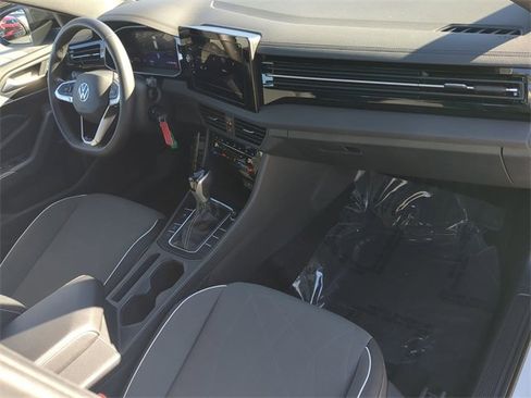 Certified 2025 Volkswagen Jetta Sport image 11
