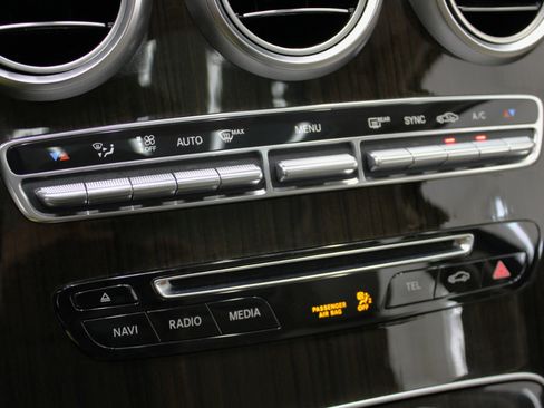 Used 2017 Mercedes-Benz GLC 300 w/ Premium 1 Package image 63