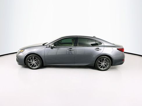Used 2017 Lexus ES 350 w/ Luxury Package FWD image 4