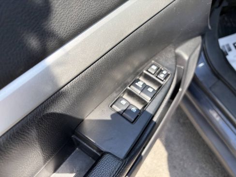 Used 2014 Subaru Legacy 2.5i AWD/4WD image 8
