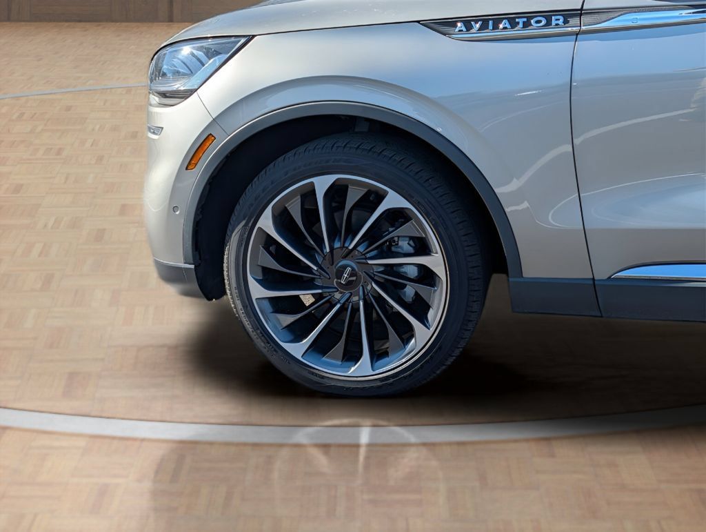 Used 2023 Lincoln Aviator Reserve w/ Equipment Group 201A RWD image 9