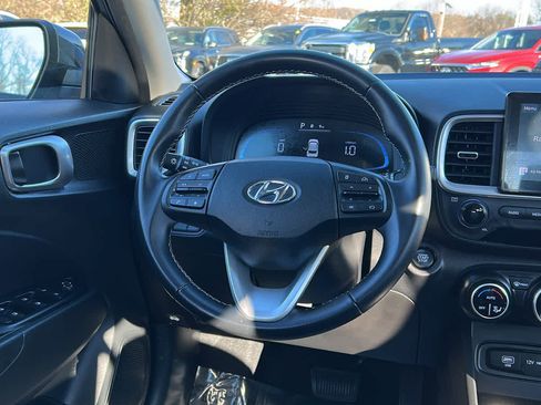 Used 2024 Hyundai Venue SEL image 23