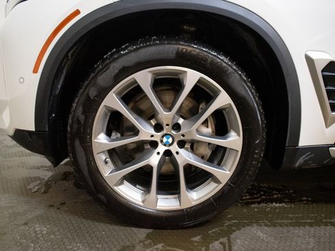 Certified 2026 BMW X5 xDrive40i w/ Parking Assistance Package image 9