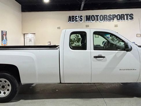 Used 2011 Chevrolet Silverado 1500 W/T image 4