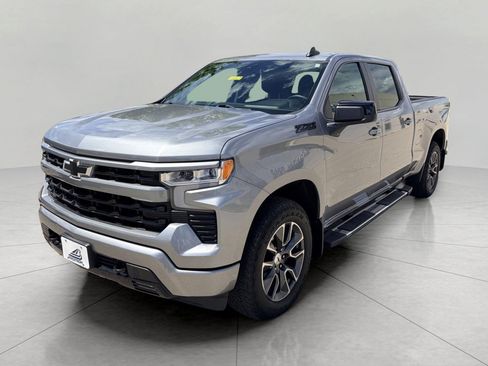 Used 2024 Chevrolet Silverado 1500 RST w/ Z71 Off-Road Package AWD/4WD image 4