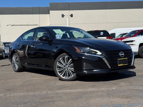 Used 2023 Nissan Altima 2.5 SL AWD/4WD image 2