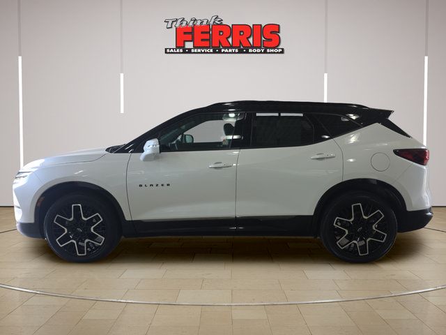 Used 2023 Chevrolet Blazer RS w/ Driver Confidence II Package AWD/4WD image 2