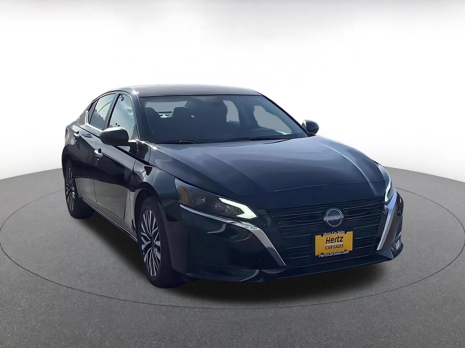 Used 2025 Nissan Altima 2.5 SV FWD image 3