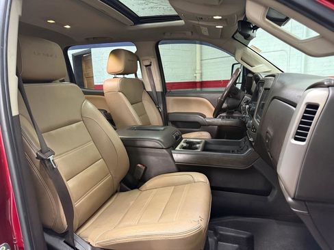 Used 2018 GMC Sierra 2500 Denali w/ Duramax Plus Package AWD/4WD image 15