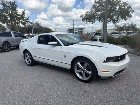 Used 2010 Ford Mustang GT Premium image 7