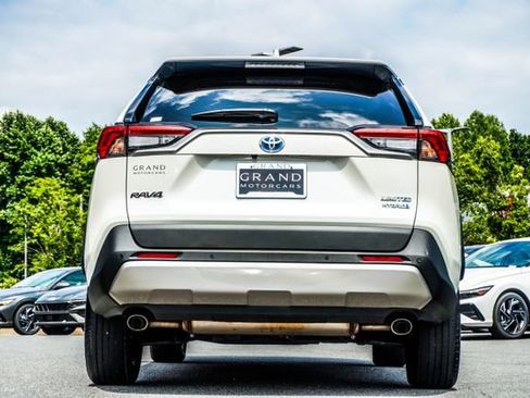 Used 2022 Toyota RAV4 Limited AWD/4WD image 11