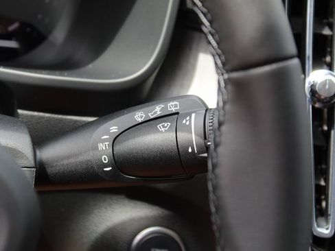 New 2026 Volvo XC40 B5 Plus w/ Protection Package Premier image 20