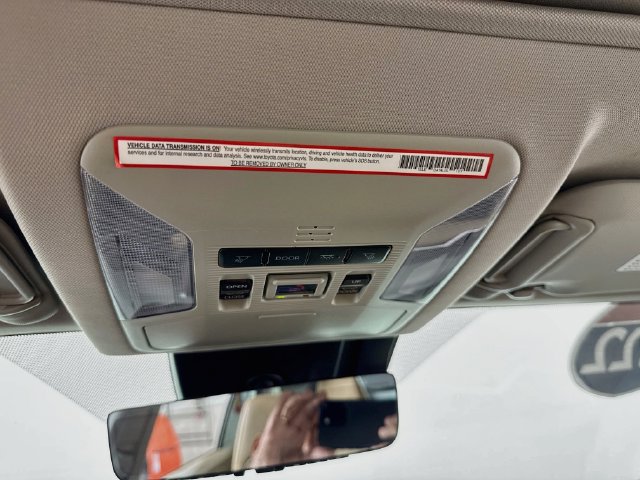 Used 2022 Toyota RAV4 Limited AWD/4WD image 18