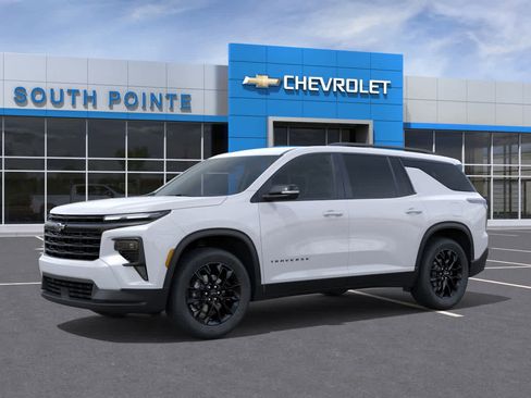 New 2026 Chevrolet Traverse LT image 2