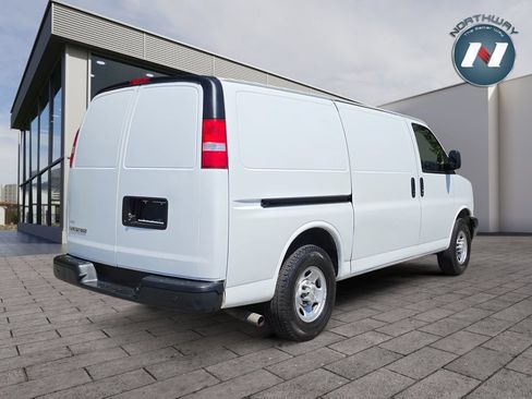 Used 2020 Chevrolet Express 2500 RWD image 5