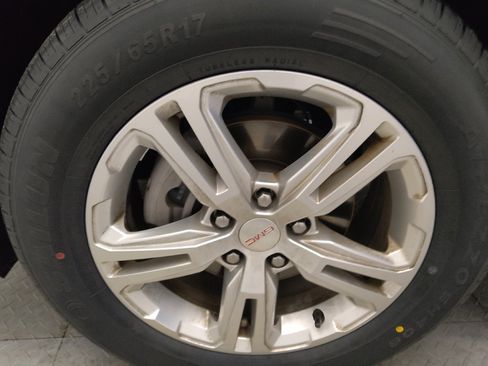 Used 2024 GMC Terrain SLE image 31