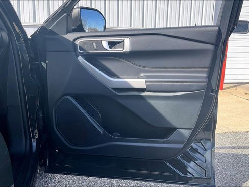 Used 2024 Ford Explorer XLT w/ Equipment Group 202A image 28