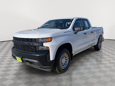 Used 2022 Chevrolet Silverado 1500 W/T w/ Trailering Package image 4