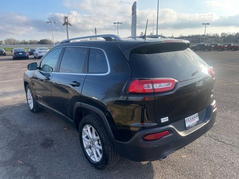 Used 2018 Jeep Cherokee Latitude Plus image 6
