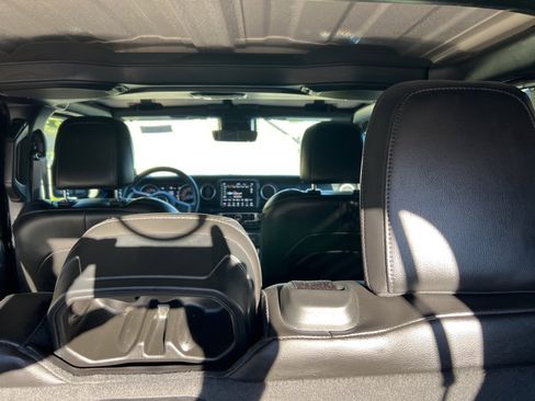 Used 2022 Jeep Wrangler Unlimited Sahara w/ LED Lighting Group image 15