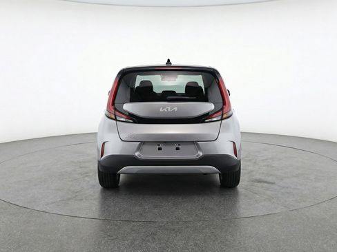 Used 2025 Kia Soul LX w/ LX Technology Package FWD image 7