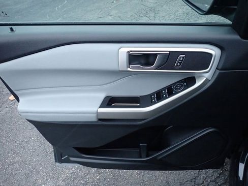 Certified 2023 Ford Explorer XLT w/ Equipment Group 202A image 21