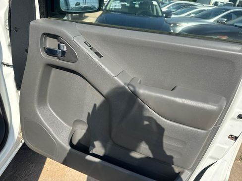 Used 2018 Nissan Frontier SV RWD image 24