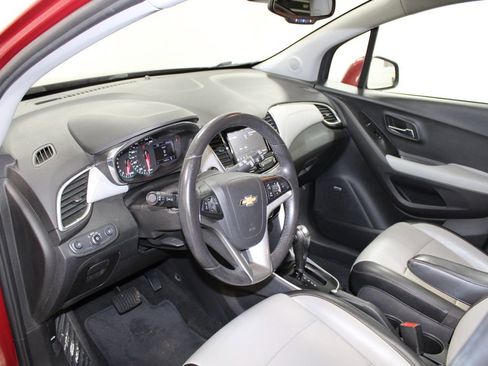 Used 2020 Chevrolet Trax Premier image 22