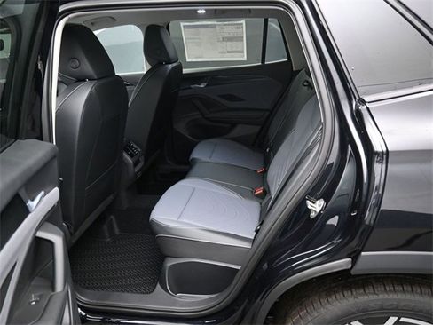 New 2026 Volkswagen Tiguan SE image 11