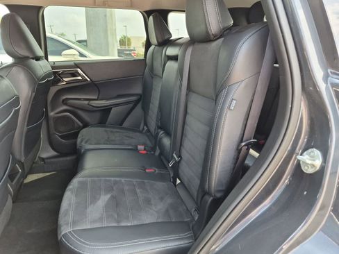 Used 2024 Mitsubishi Outlander SE FWD image 23