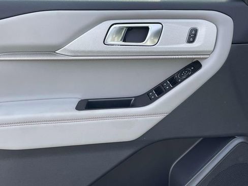 New 2026 Ford Explorer Active w/ Active Comfort Package image 11