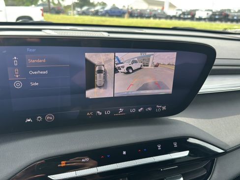 Used 2025 Buick Enclave Preferred image 22