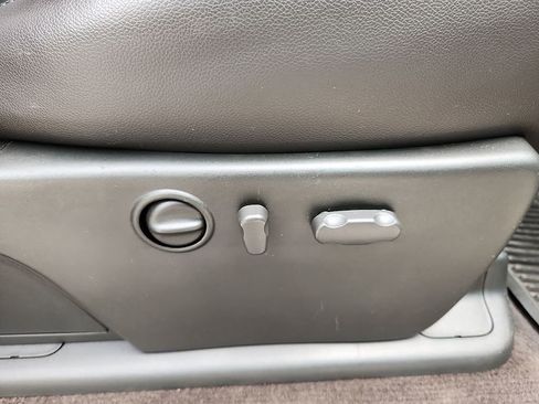 Used 2009 Chevrolet Silverado 3500 LTZ image 12