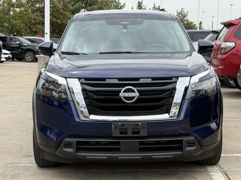 Used 2024 Nissan Pathfinder SV AWD/4WD image 7
