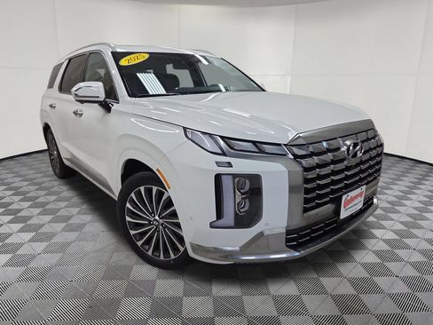 Used 2025 Hyundai Palisade Calligraphy AWD/4WD image 3